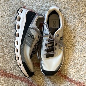 On Running Cloudstratus Sneakers - Black and White